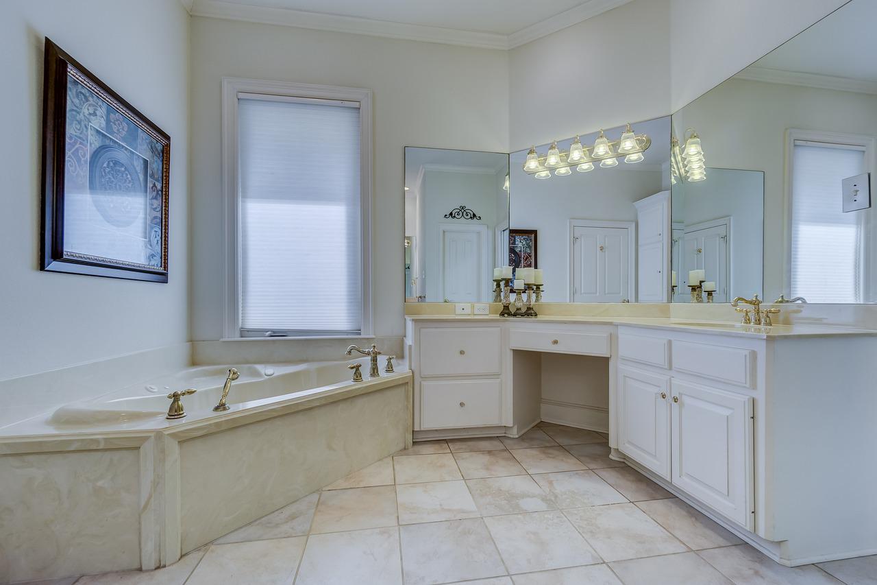 Meble na wymiar w łazience – dlaczego warto w nie zainwestować?